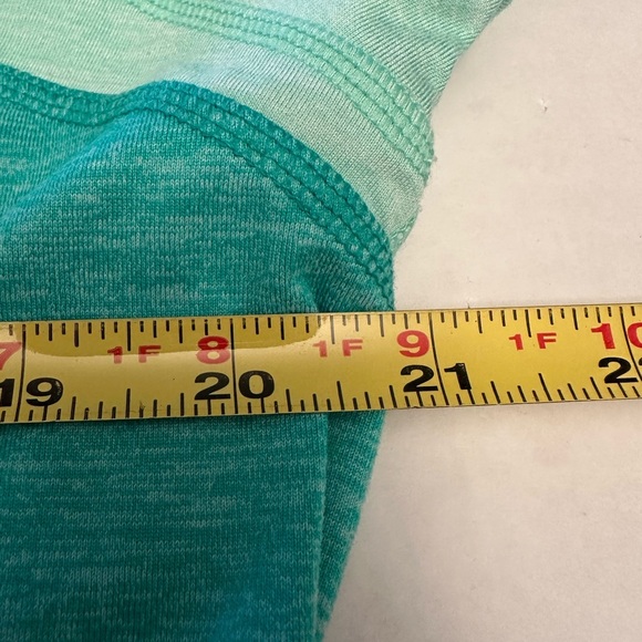 Women's Brooks 1/2 Zip Sweat-Wicking Long Sleeve Activewear Shirt Green Size L - Picture 9 of 10